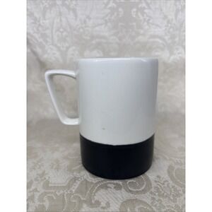 Starbucks 2013 16 Oz Black and White Coffee Mug